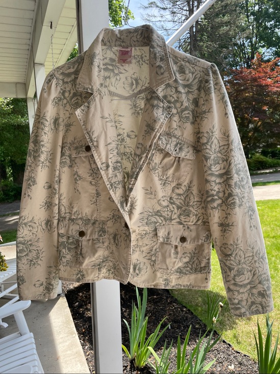 Faded Glory Jackets & Blazers - Adorable light Glory Cream Floral Jacket. Great with jeans or dress